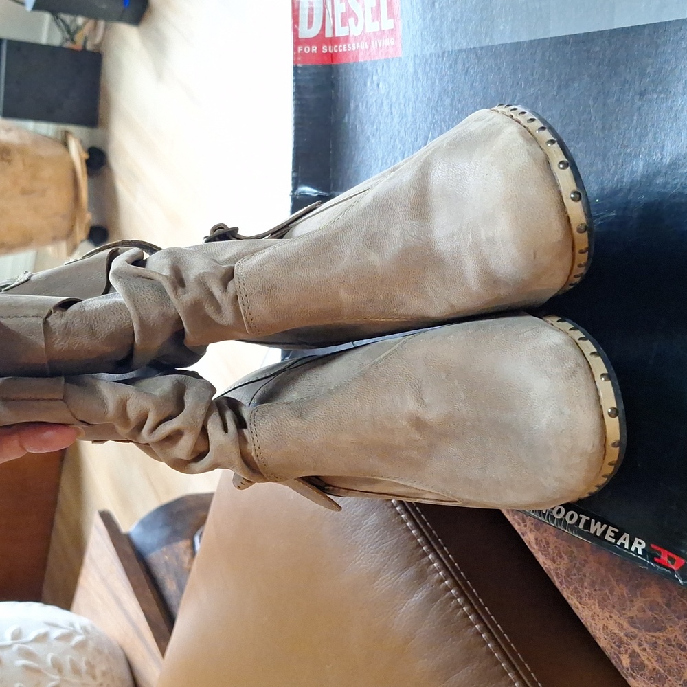 Diesel gently worn comfortable wedge studded boots! Size 9.5/40.5. Lots of life - Picture 6 of 7